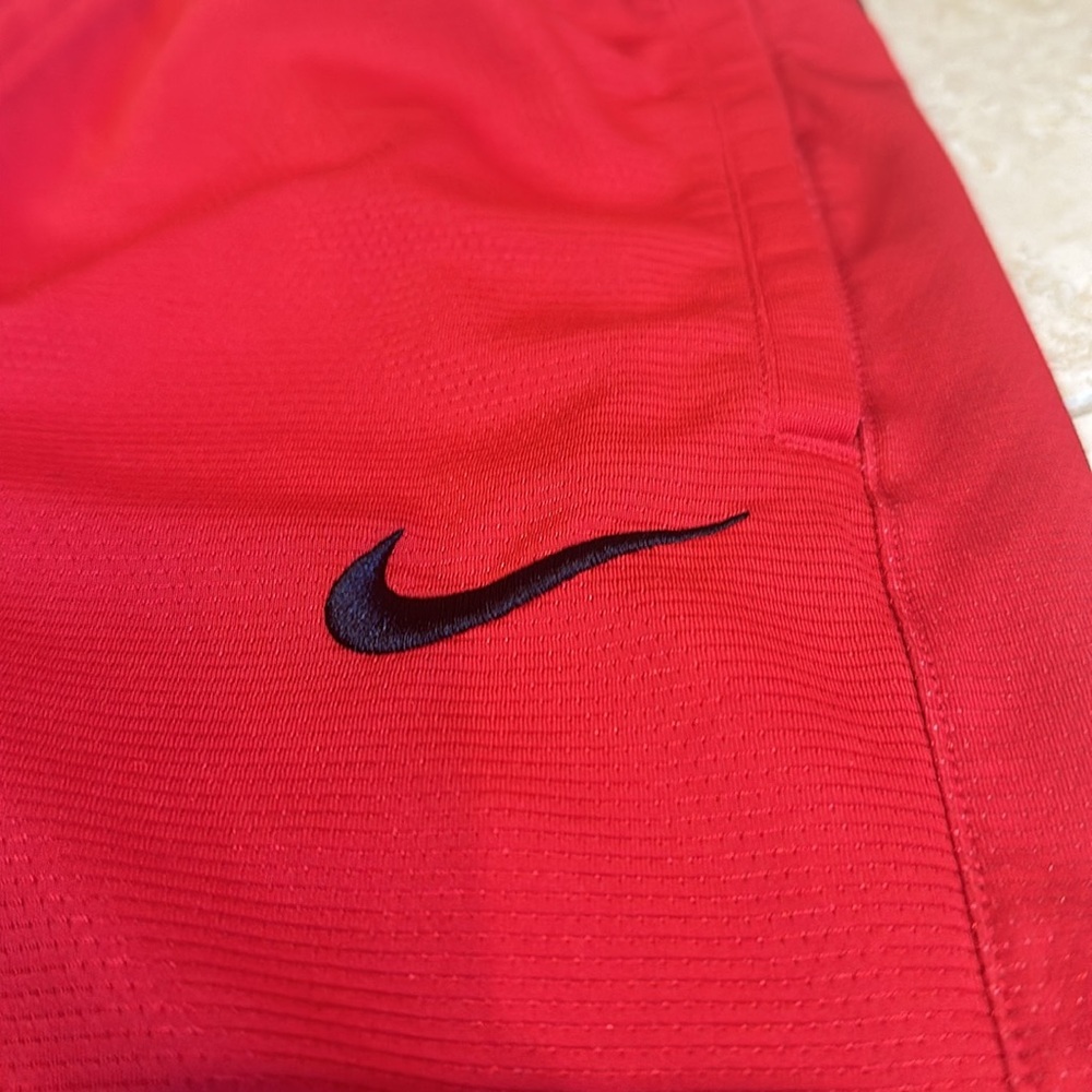 Nike boys basketball shorts - Picture 2 of 3
